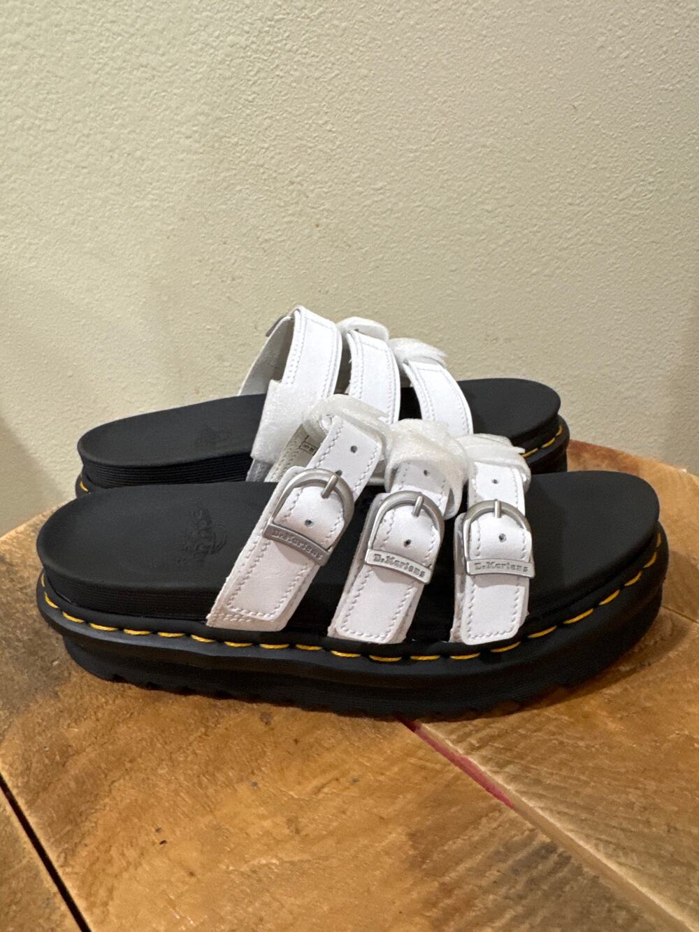Womens Dr. Martens Blaire platform White Leather Slide Sandals white size 7 new